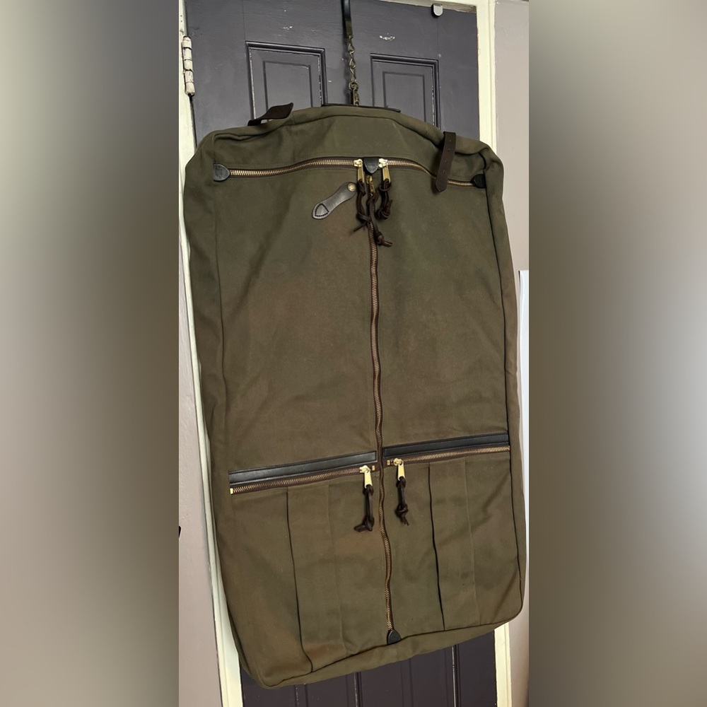 Filson Rugged Garment Bag - Picture 3 of 11